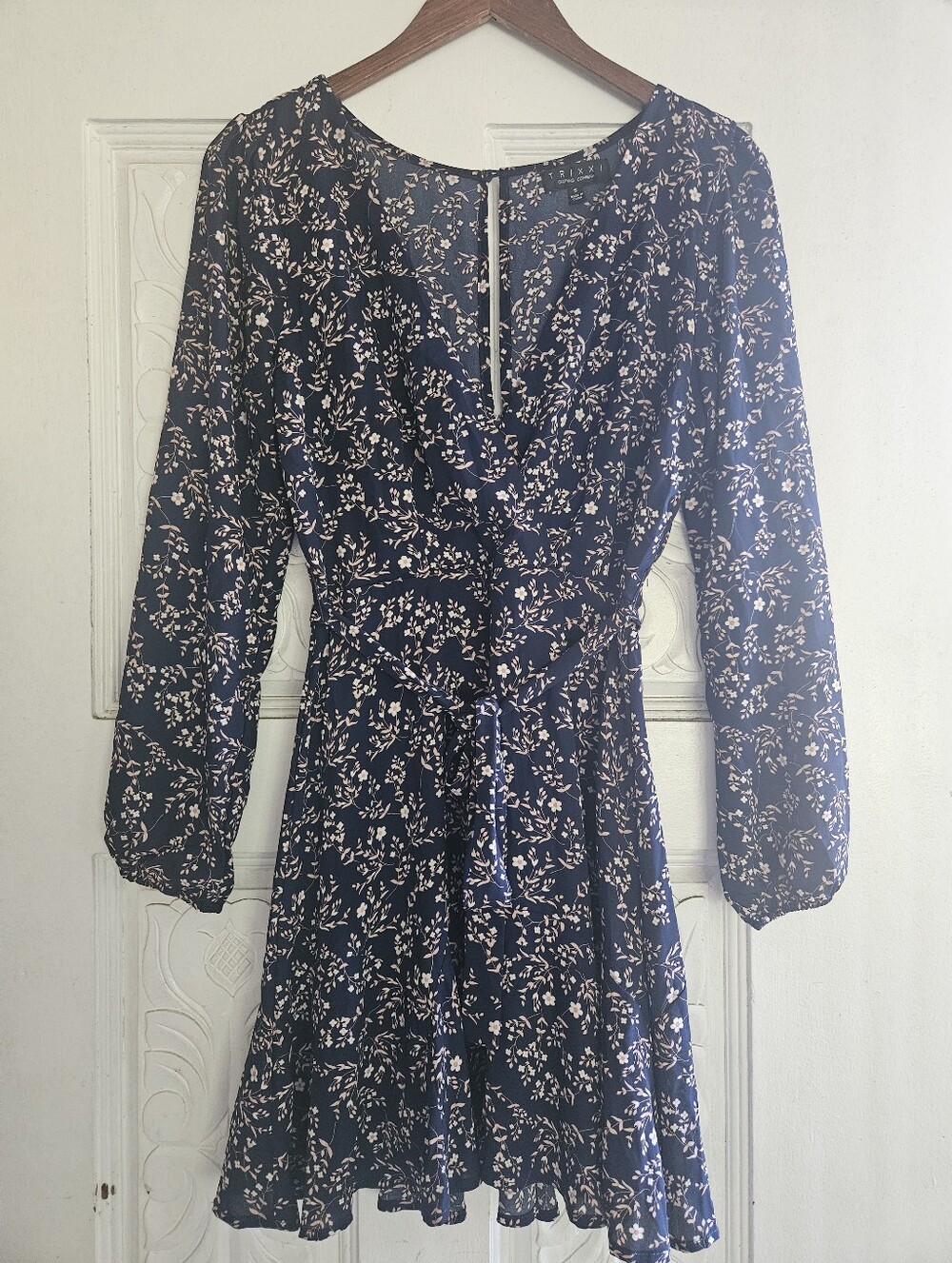 Trixxi Navy Long-Sleeve Floral Tie-Waist Dress Small